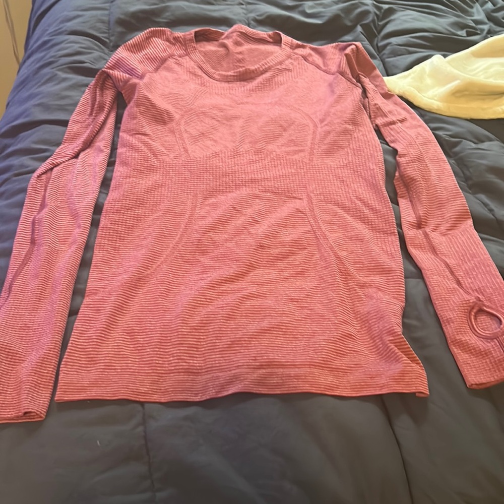 Pink Lululemon Swiftly Tech Size 4 - image 1